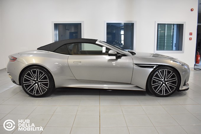 ASTON MARTIN DB12 V8 Volante